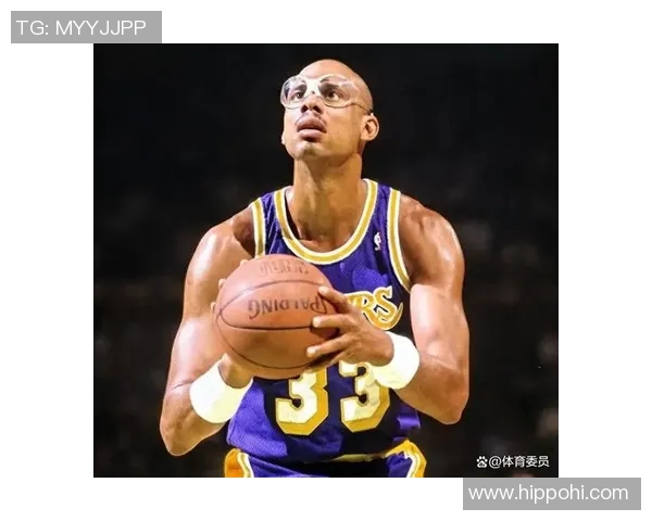 柯林斯与贾巴尔的篮球对决揭示了时代的变迁与运动员的传奇人生