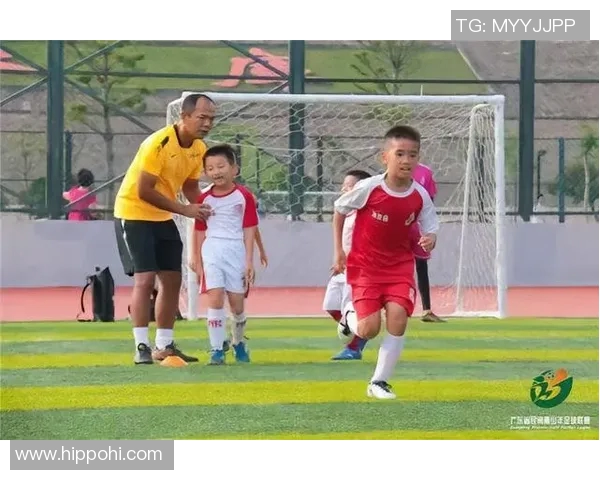 加维引领的未来足球之路:从青训到职业生涯的全面探索与发展 加维引领的未来足球之路:从青训到职业生涯的全面探索与发展