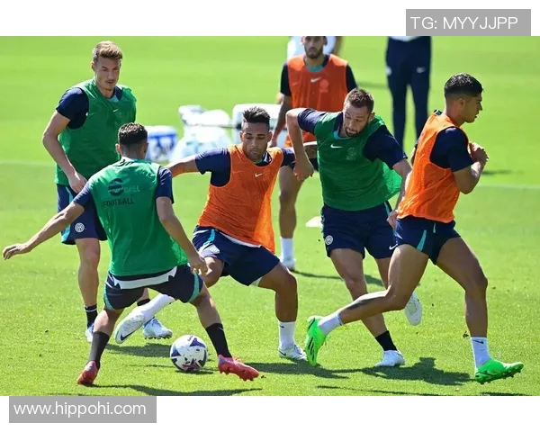 越南与朝鲜展开友谊赛激烈对抗球员们展现精彩技艺与团队精神